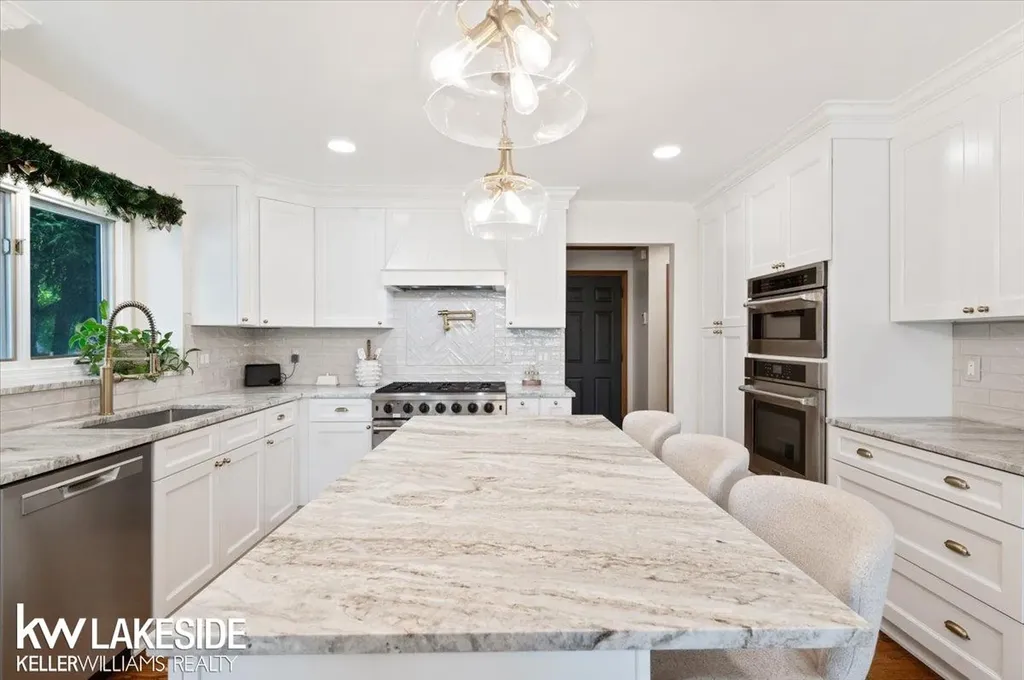 16965 Huntington Woods Drive Macomb Township MI 48042