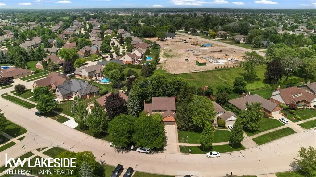 16965 Huntington Woods Drive Macomb Township MI 48042