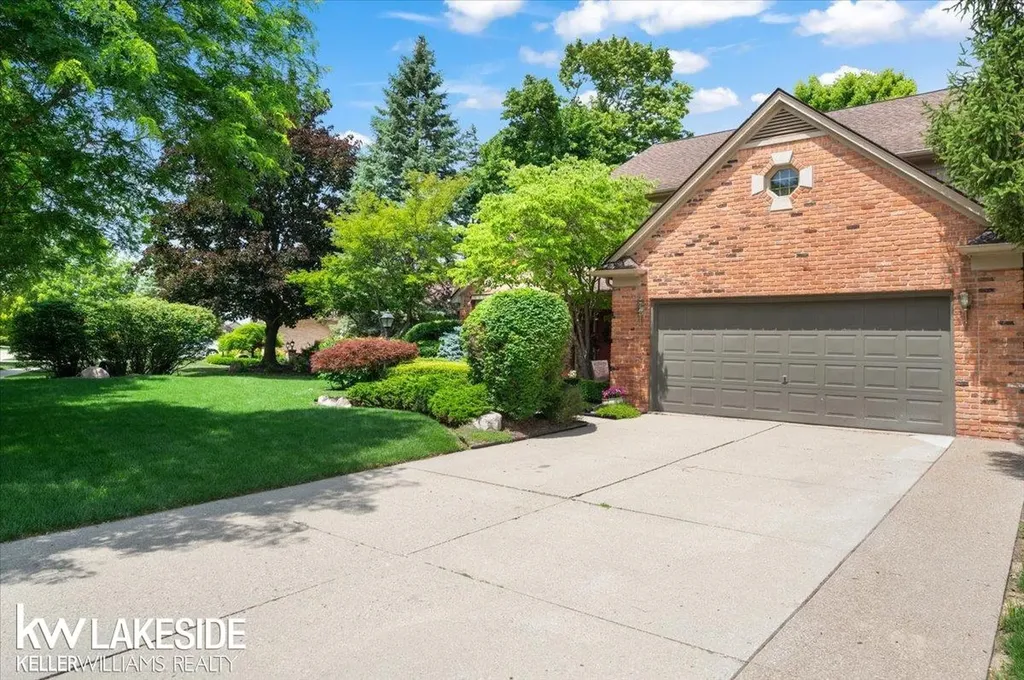 16965 Huntington Woods Drive Macomb Township MI 48042