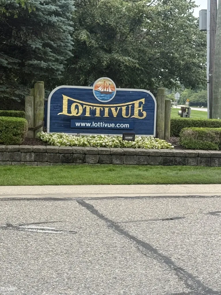 34011 Lotties Drive Chesterfield Township MI 48047