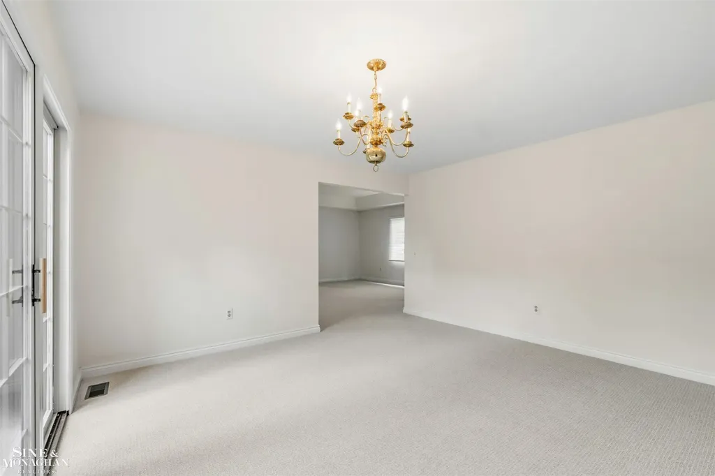 20675 Morningside Drive Grosse Pointe Woods City MI 48236
