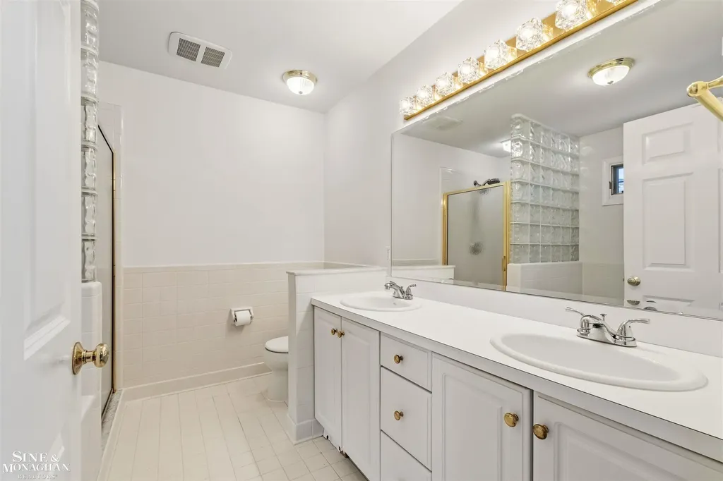 20675 Morningside Drive Grosse Pointe Woods City MI 48236