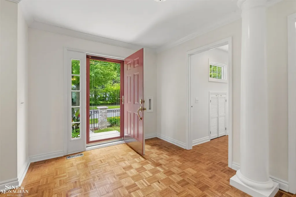 20675 Morningside Drive Grosse Pointe Woods City MI 48236