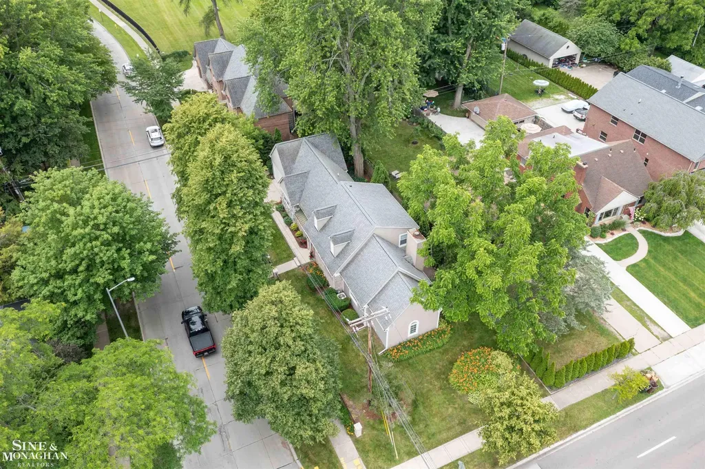 20675 Morningside Drive Grosse Pointe Woods City MI 48236