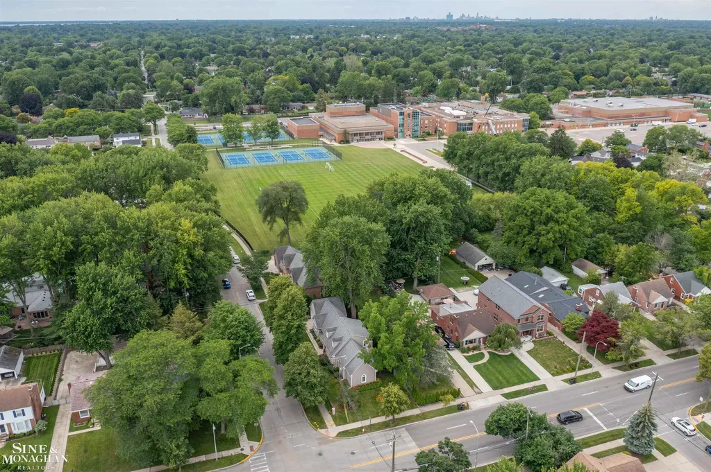 20675 Morningside Drive Grosse Pointe Woods City MI 48236