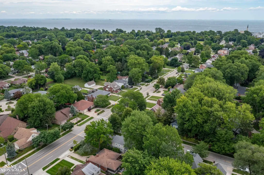 20675 Morningside Drive Grosse Pointe Woods City MI 48236