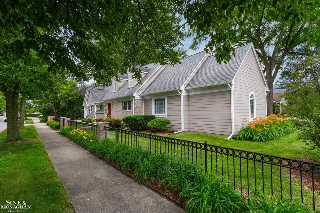 20675 Morningside Drive Grosse Pointe Woods City MI 48236