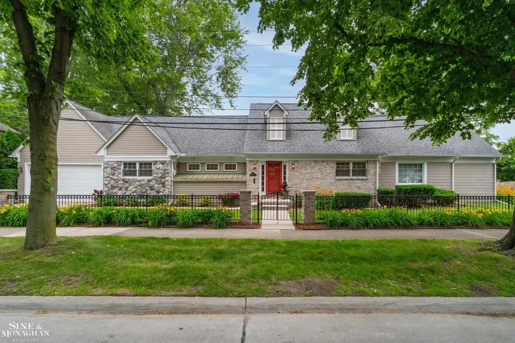 20675 Morningside Drive Grosse Pointe Woods City MI 48236