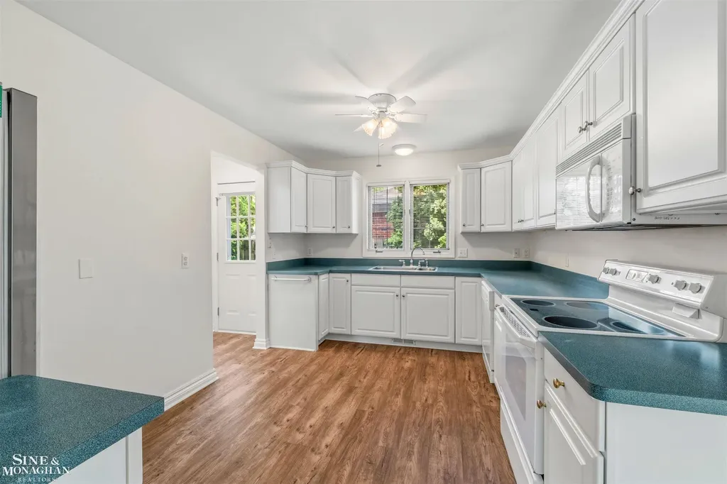 20675 Morningside Drive Grosse Pointe Woods City MI 48236