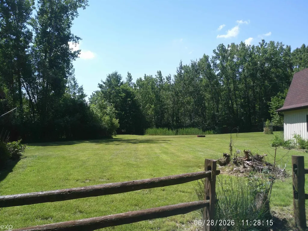 4707 Dixon Road Juniata Township MI 48723