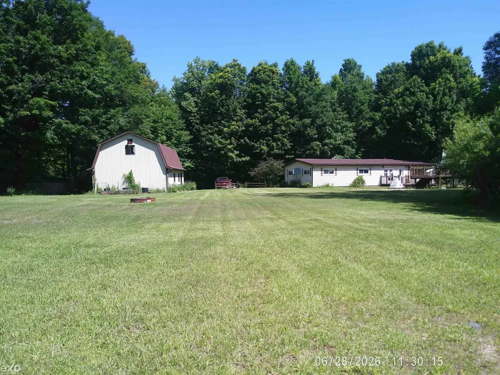 4707 Dixon Road Juniata Township MI 48723
