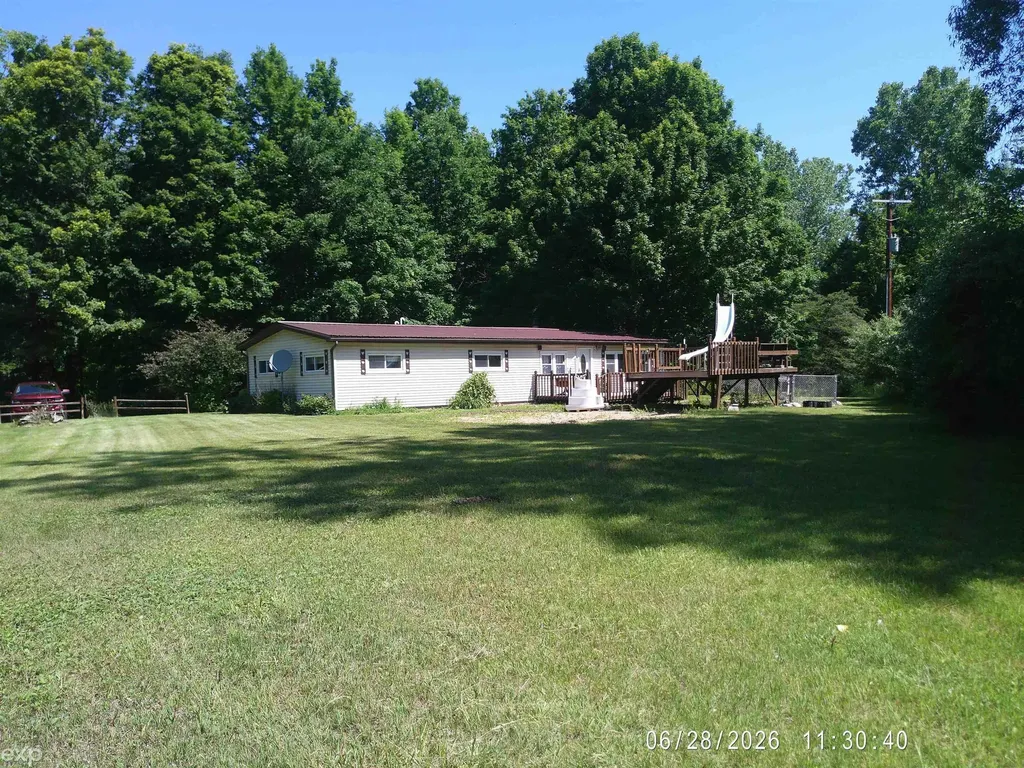 4707 Dixon Road Juniata Township MI 48723