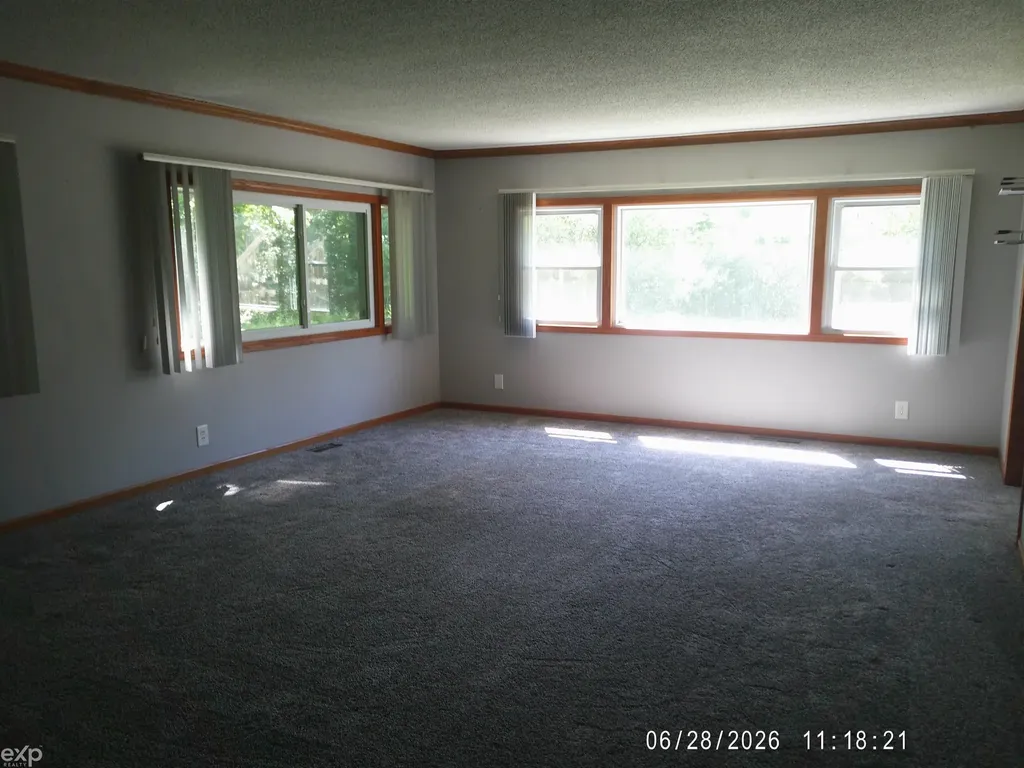 4707 Dixon Road Juniata Township MI 48723