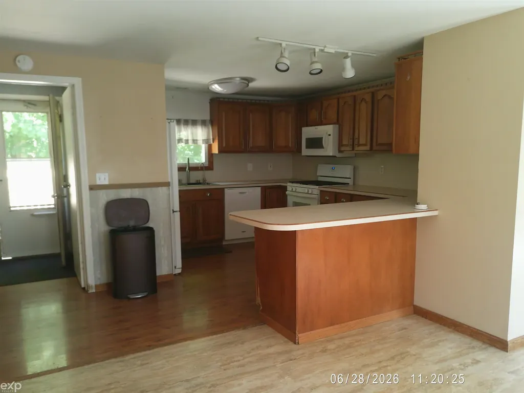 4707 Dixon Road Juniata Township MI 48723