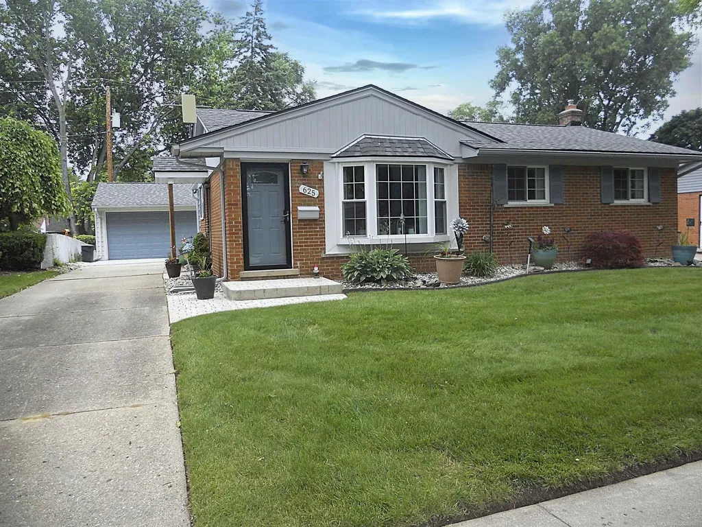 625 Rewold Drive Rochester City MI 48307