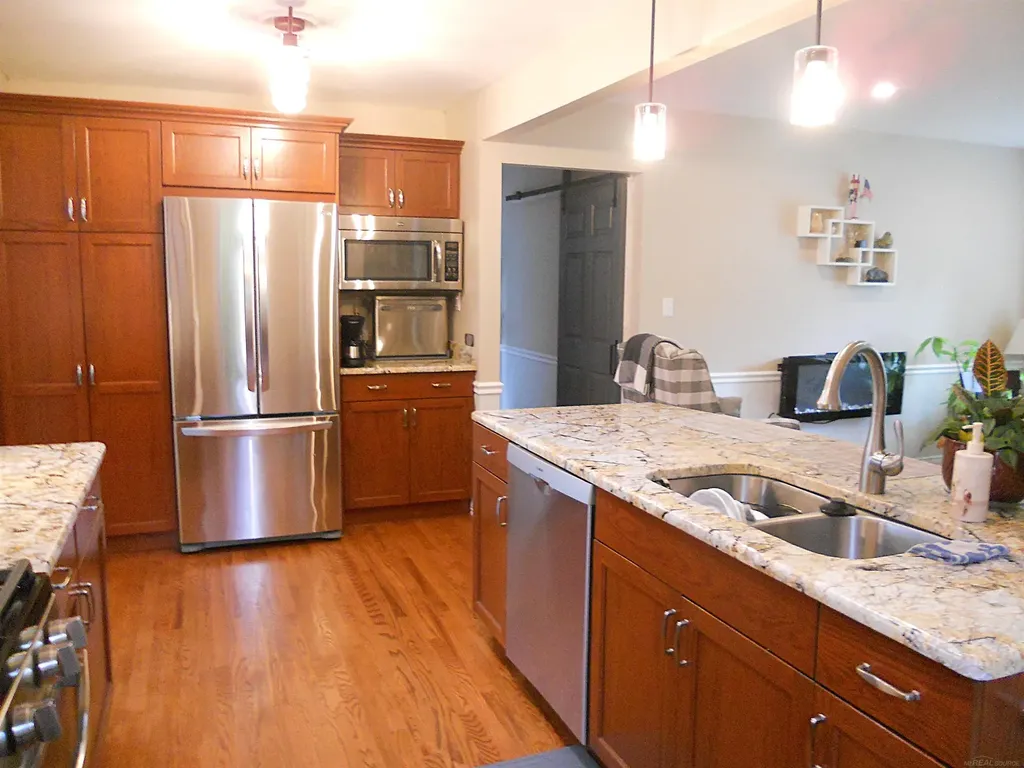 625 Rewold Drive Rochester City MI 48307