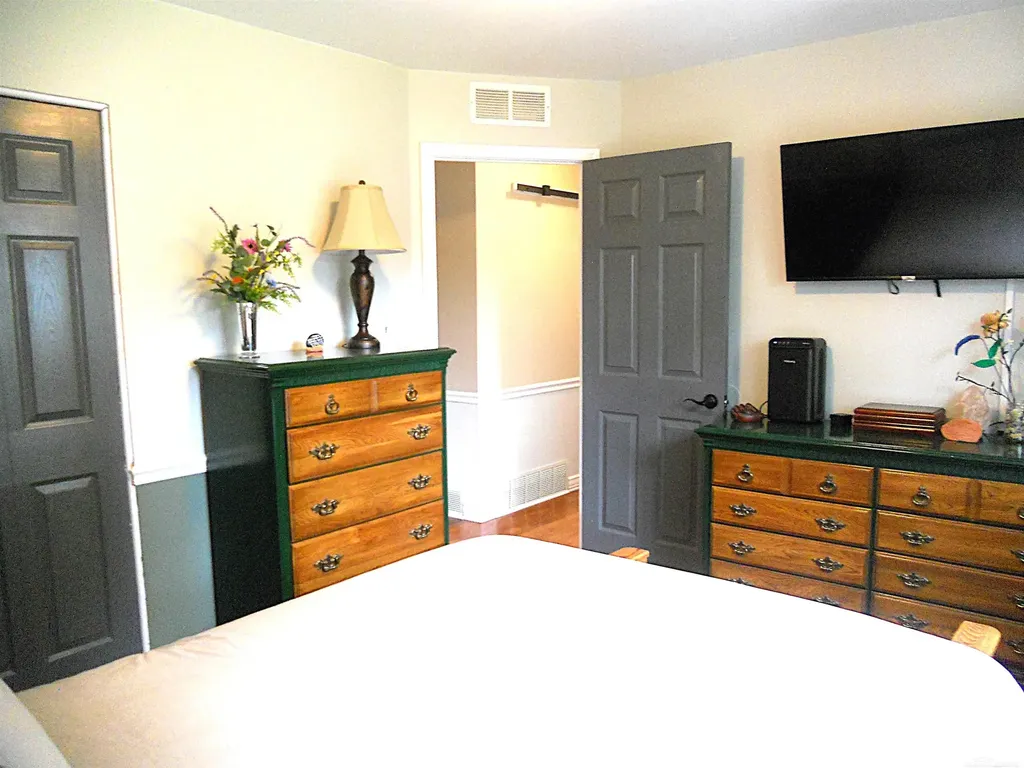 625 Rewold Drive Rochester City MI 48307