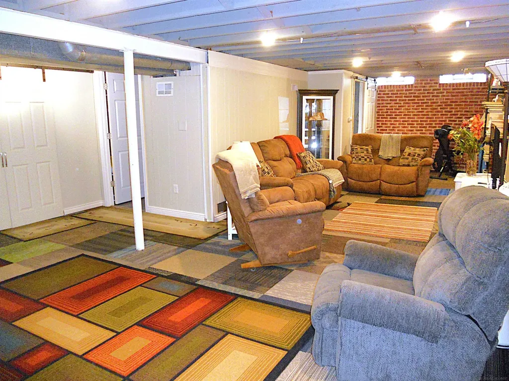 625 Rewold Drive Rochester City MI 48307