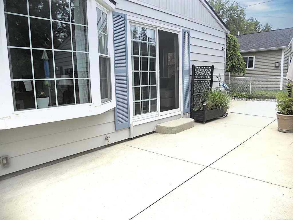 625 Rewold Drive Rochester City MI 48307