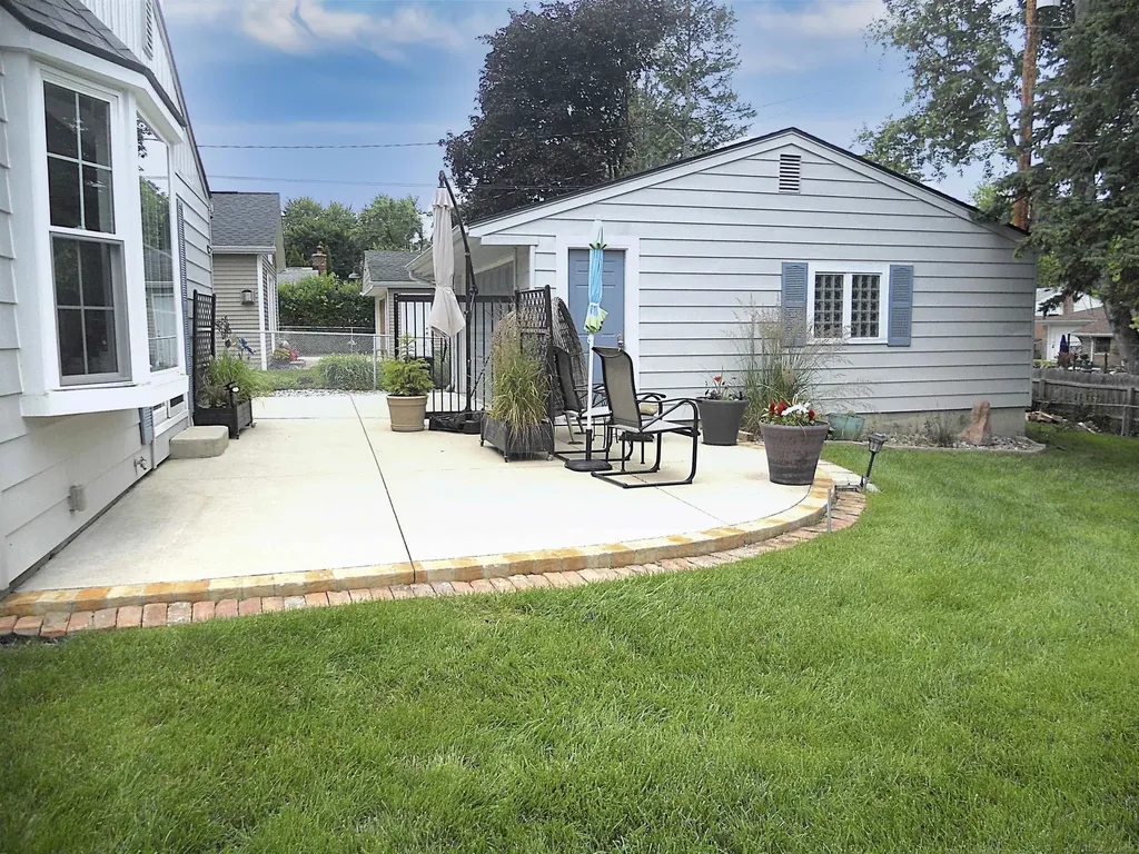 625 Rewold Drive Rochester City MI 48307