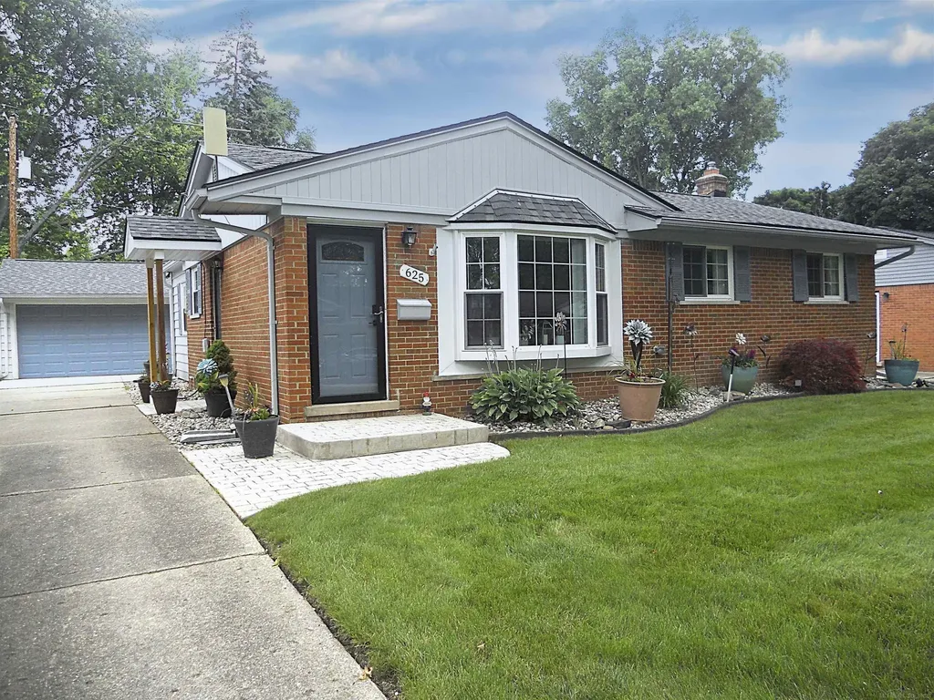 625 Rewold Drive Rochester City MI 48307