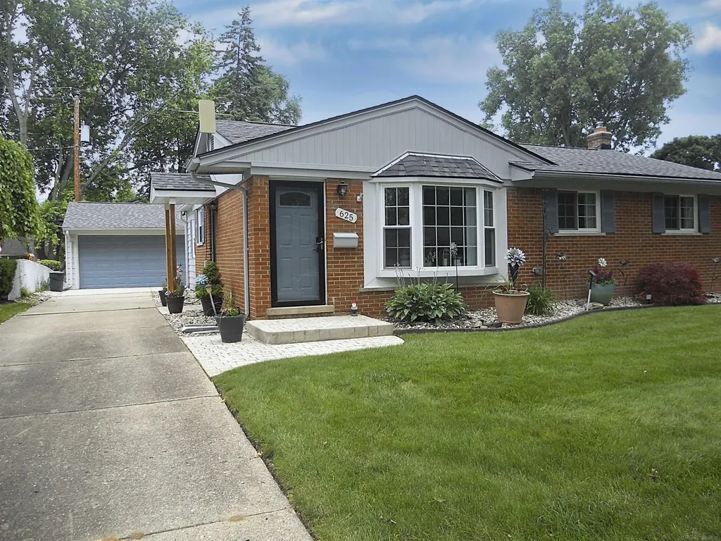 625 Rewold Drive Rochester City MI 48307