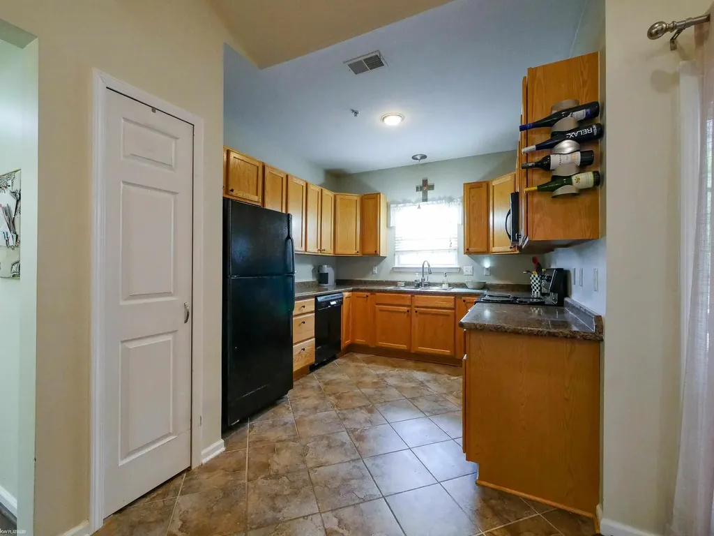 25699 Maritime Cir Circle Harrison Charter Township MI 48045