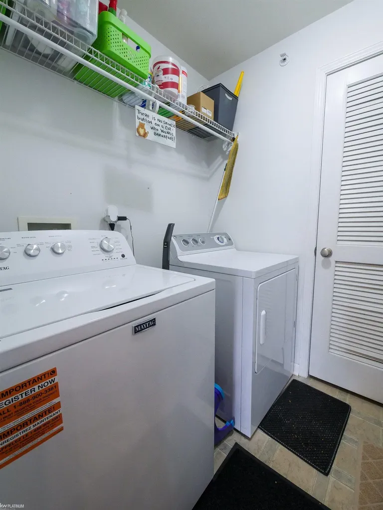 25699 Maritime Cir Circle Harrison Charter Township MI 48045