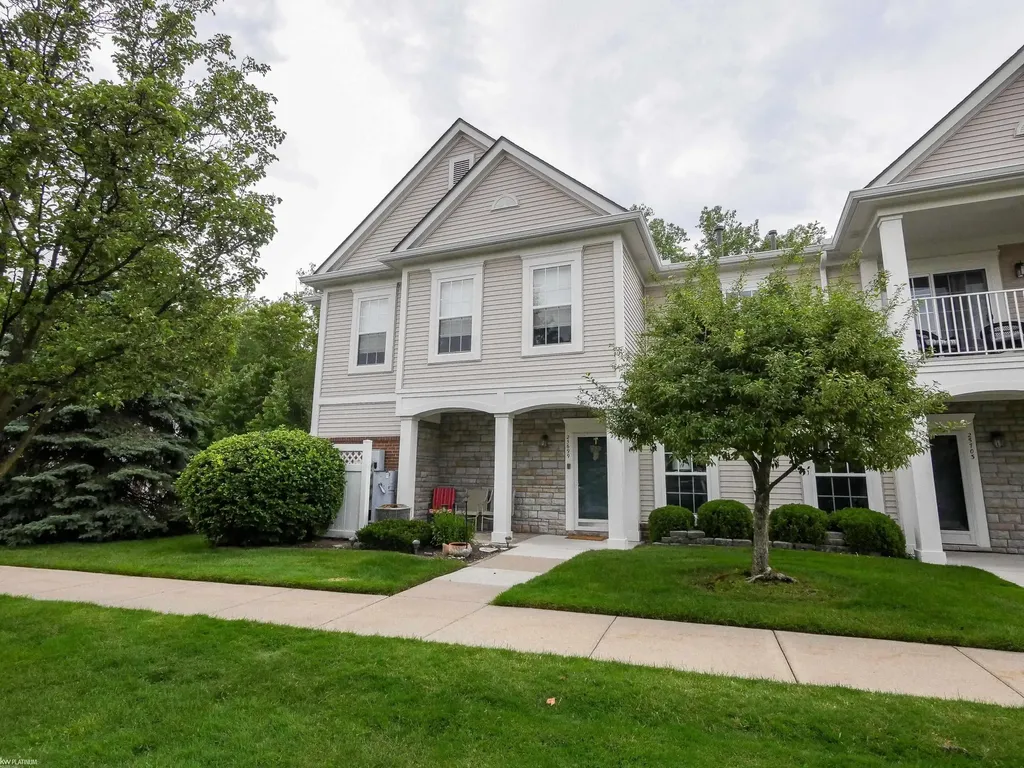 25699 Maritime Cir Circle Harrison Charter Township MI 48045