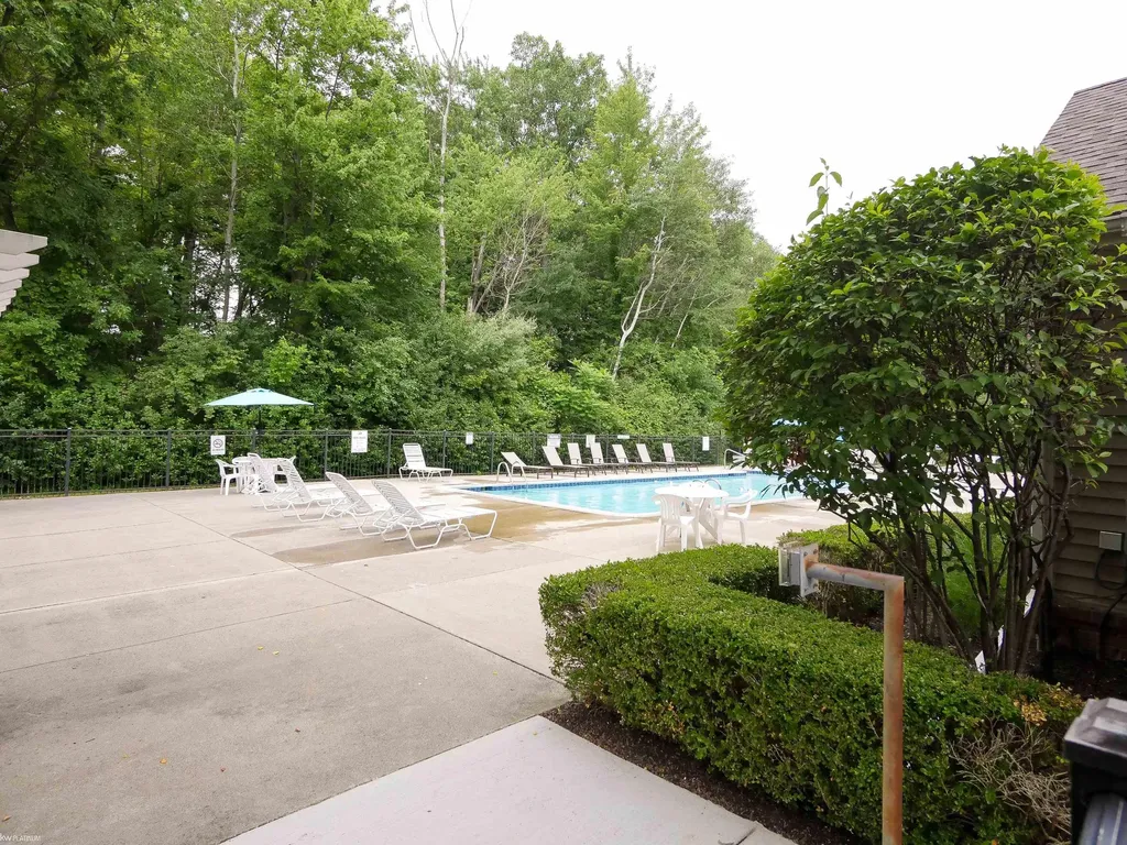 25699 Maritime Cir Circle Harrison Charter Township MI 48045
