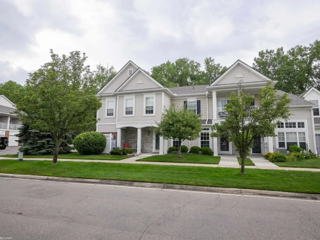 25699 Maritime Cir Circle Harrison Charter Township MI 48045
