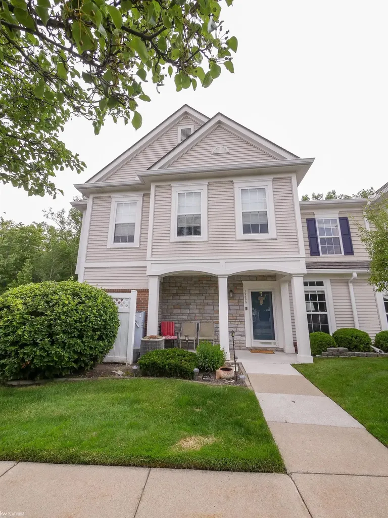 25699 Maritime Cir Circle Harrison Charter Township MI 48045
