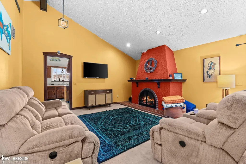 37632 Joanne Drive Clinton Charter Township MI 48036