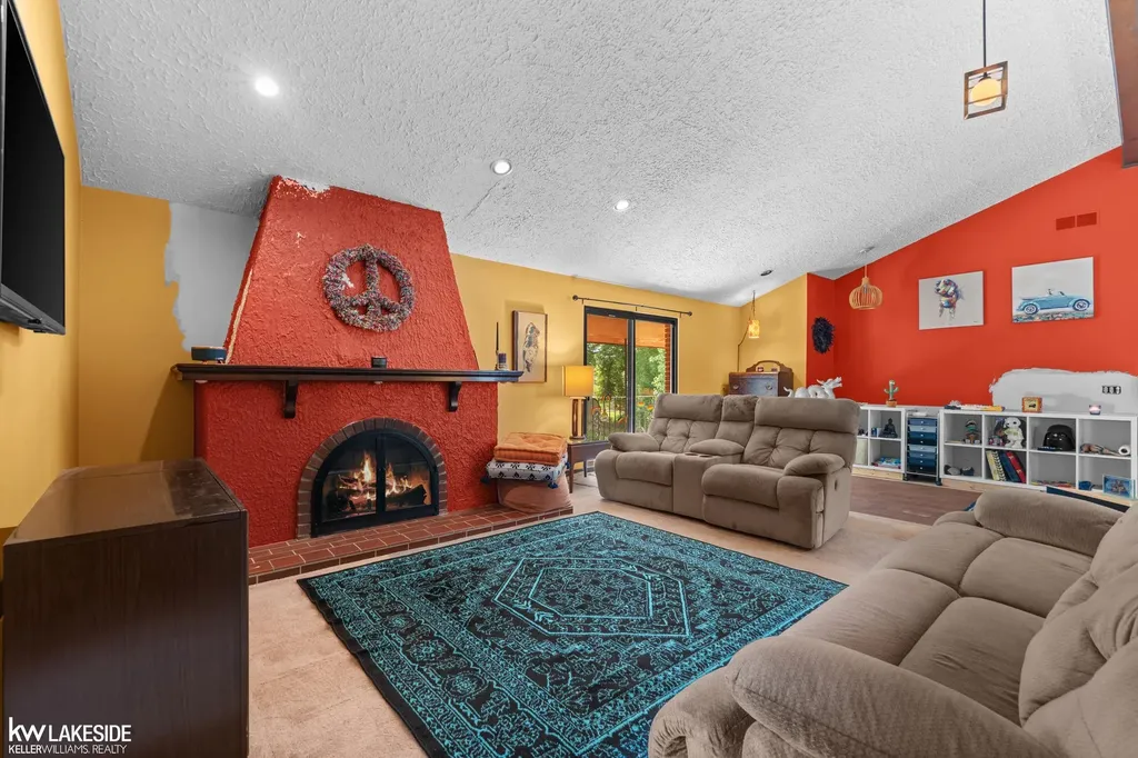 37632 Joanne Drive Clinton Charter Township MI 48036