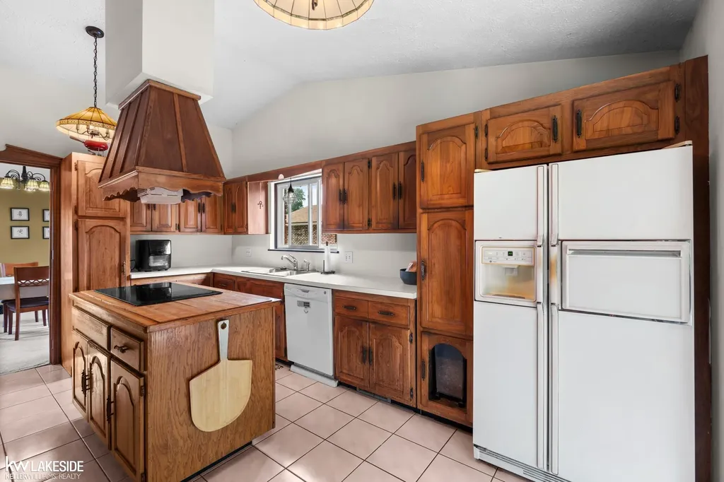 37632 Joanne Drive Clinton Charter Township MI 48036