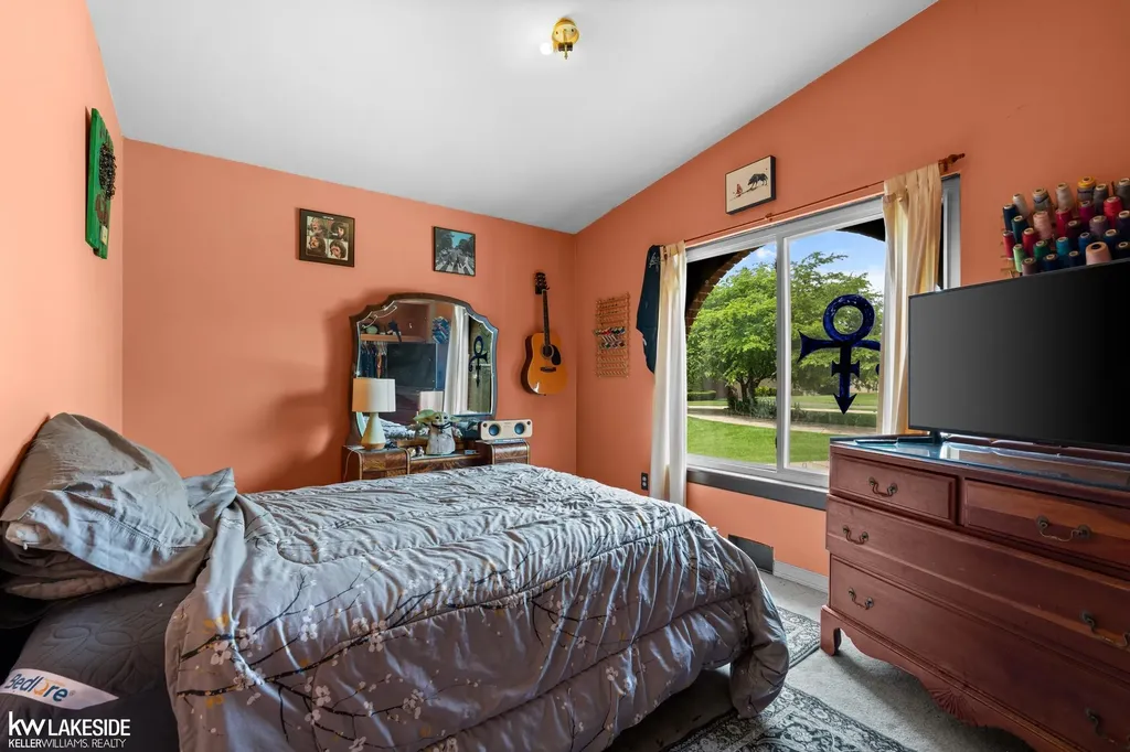 37632 Joanne Drive Clinton Charter Township MI 48036