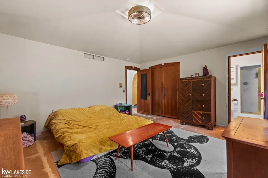 37632 Joanne Drive Clinton Charter Township MI 48036