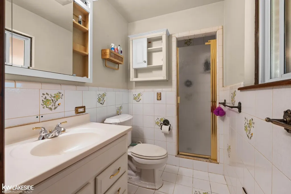 37632 Joanne Drive Clinton Charter Township MI 48036