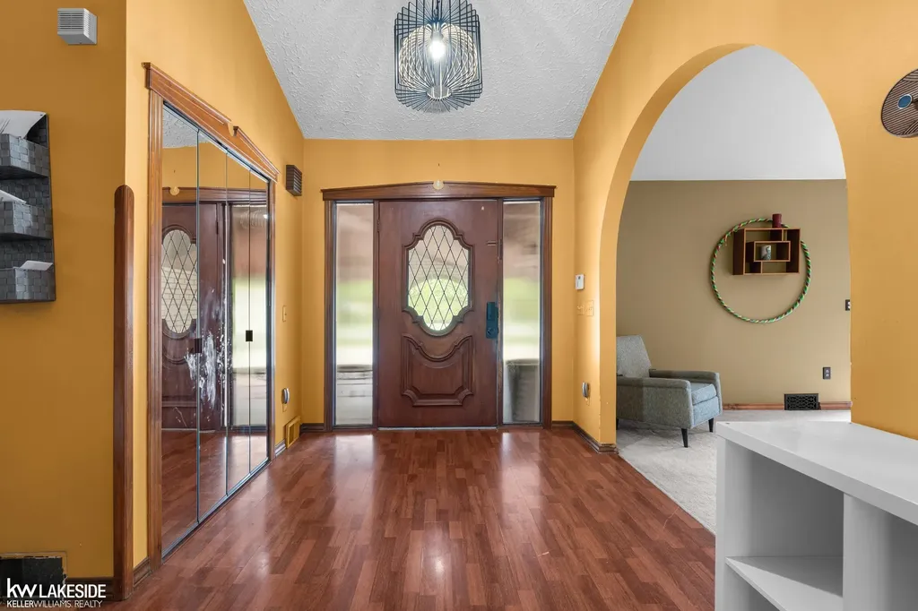 37632 Joanne Drive Clinton Charter Township MI 48036