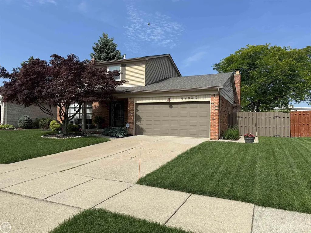 47043 Sanborn Drive Macomb Township MI 48044