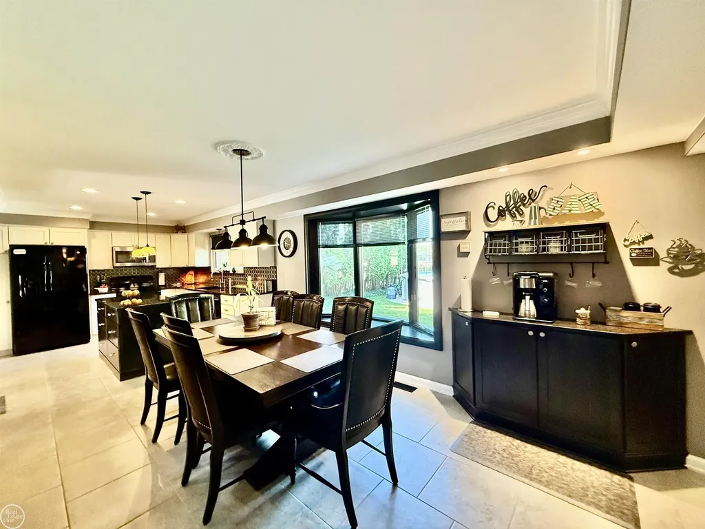 47043 Sanborn Drive Macomb Township MI 48044