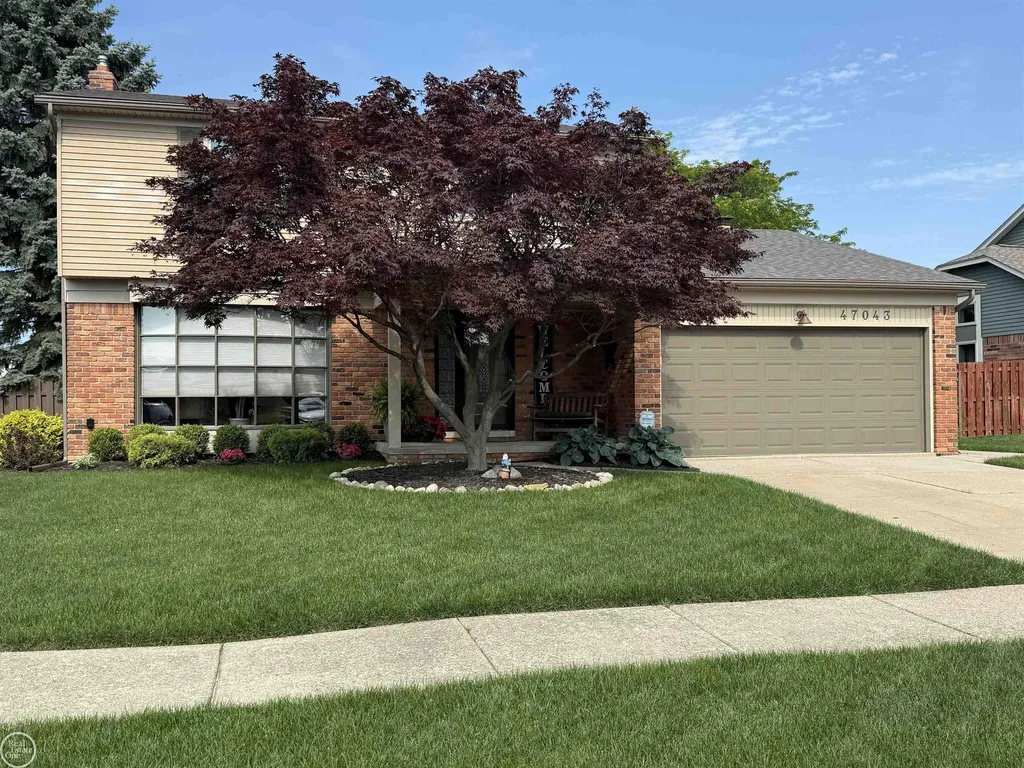 47043 Sanborn Drive Macomb Township MI 48044