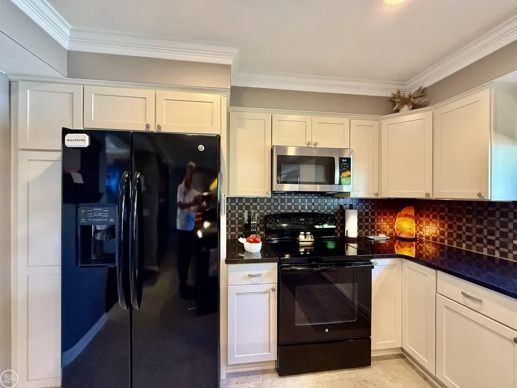 47043 Sanborn Drive Macomb Township MI 48044