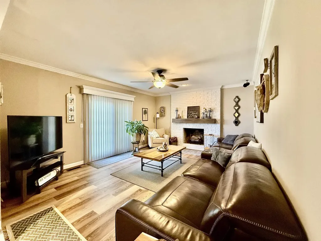 47043 Sanborn Drive Macomb Township MI 48044
