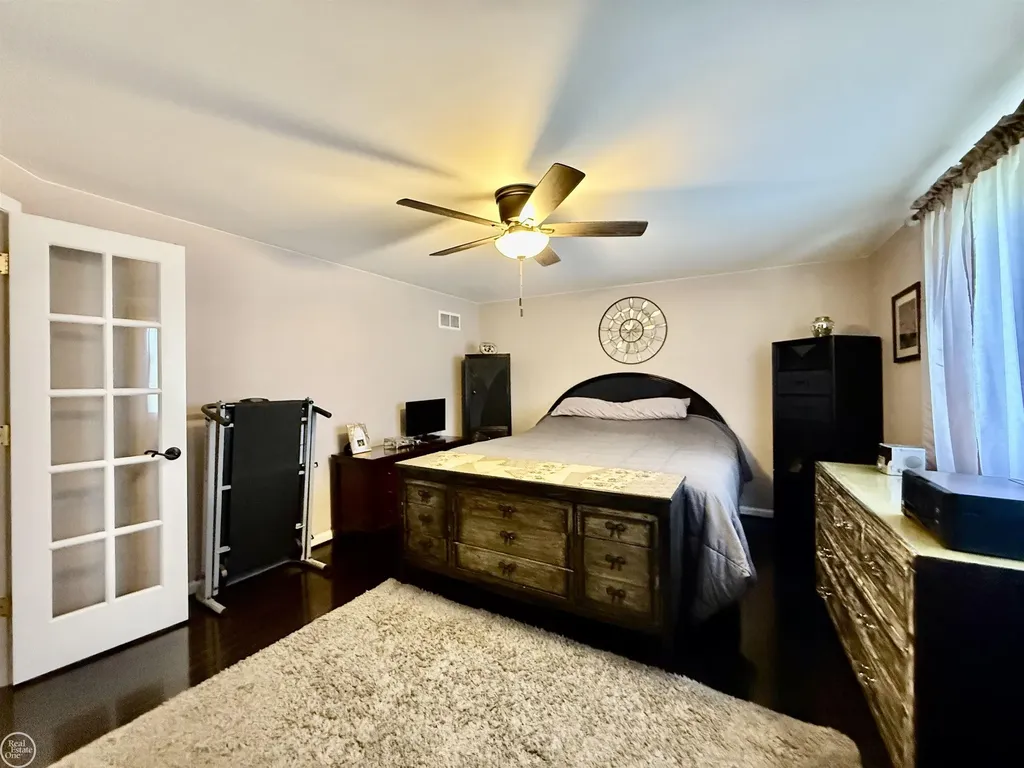 47043 Sanborn Drive Macomb Township MI 48044