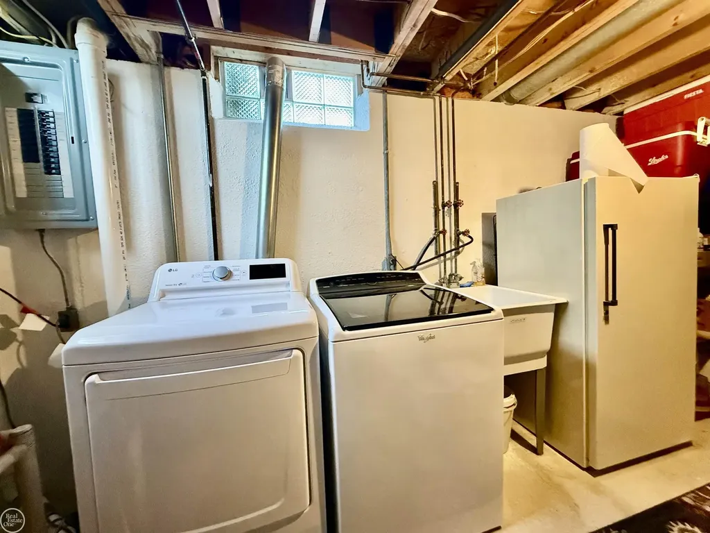 47043 Sanborn Drive Macomb Township MI 48044
