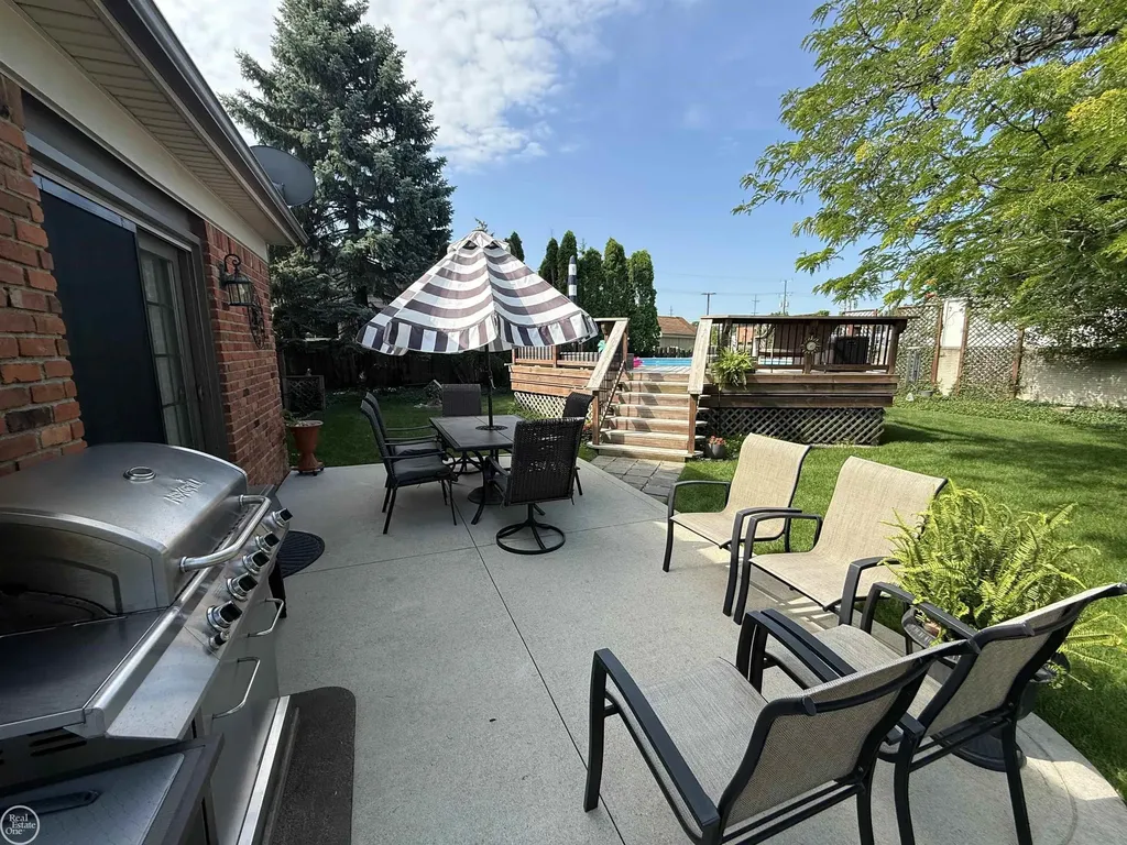 47043 Sanborn Drive Macomb Township MI 48044