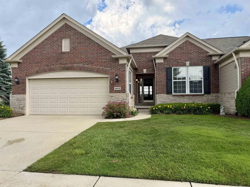 49626 Wayburn Drive Macomb Township MI 48042