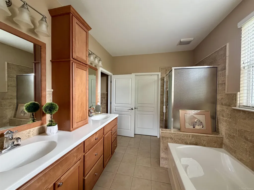 49626 Wayburn Drive Macomb Township MI 48042