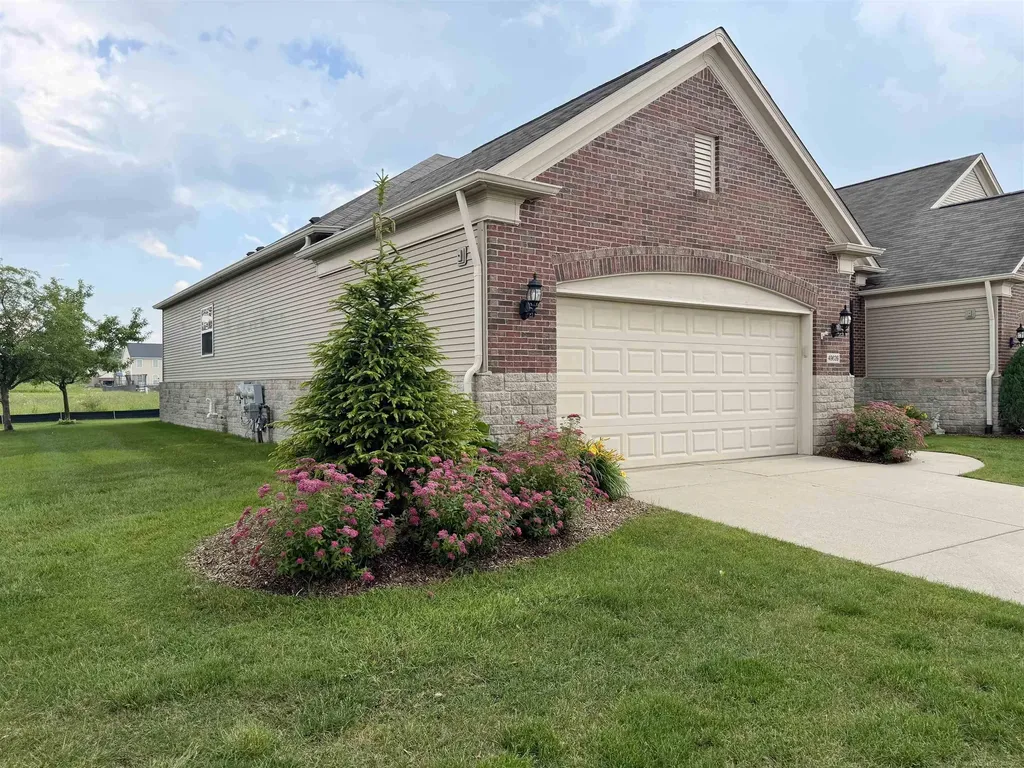 49626 Wayburn Drive Macomb Township MI 48042